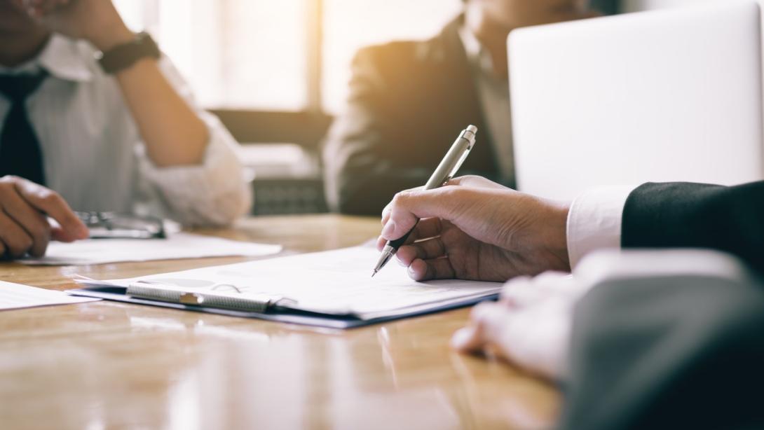 La ausencia de un contrato formalizado expone a ambas partes a escenarios complejos.