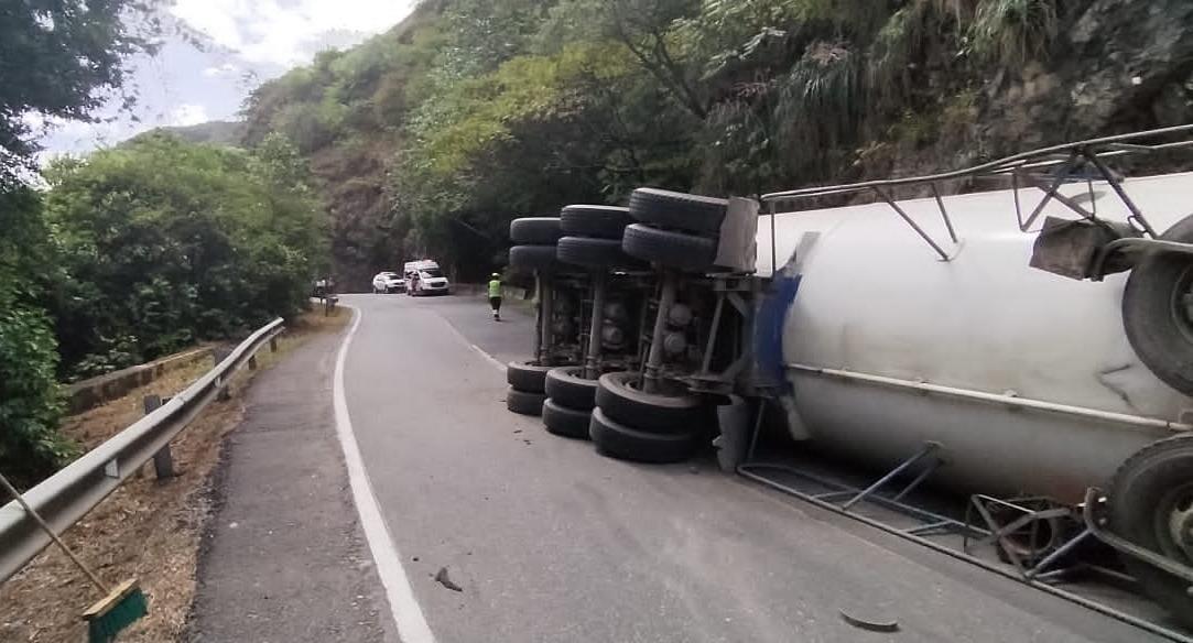 Camión volcado