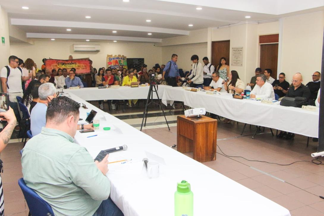 Mesa de encuentro para conocer los avances del PAE.