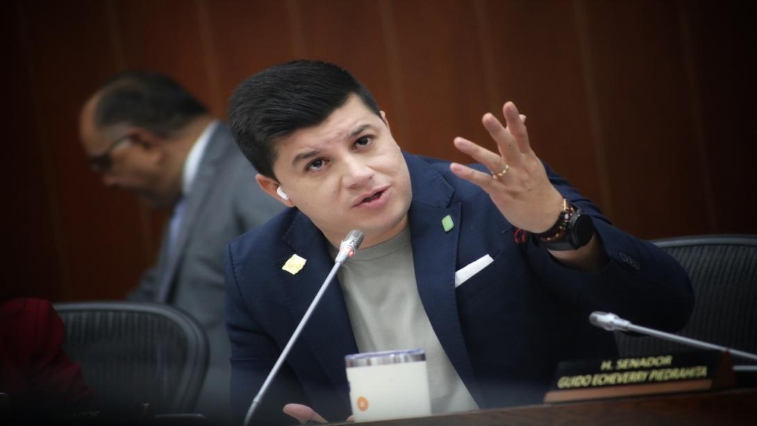 Gustavo Moreno, senador.