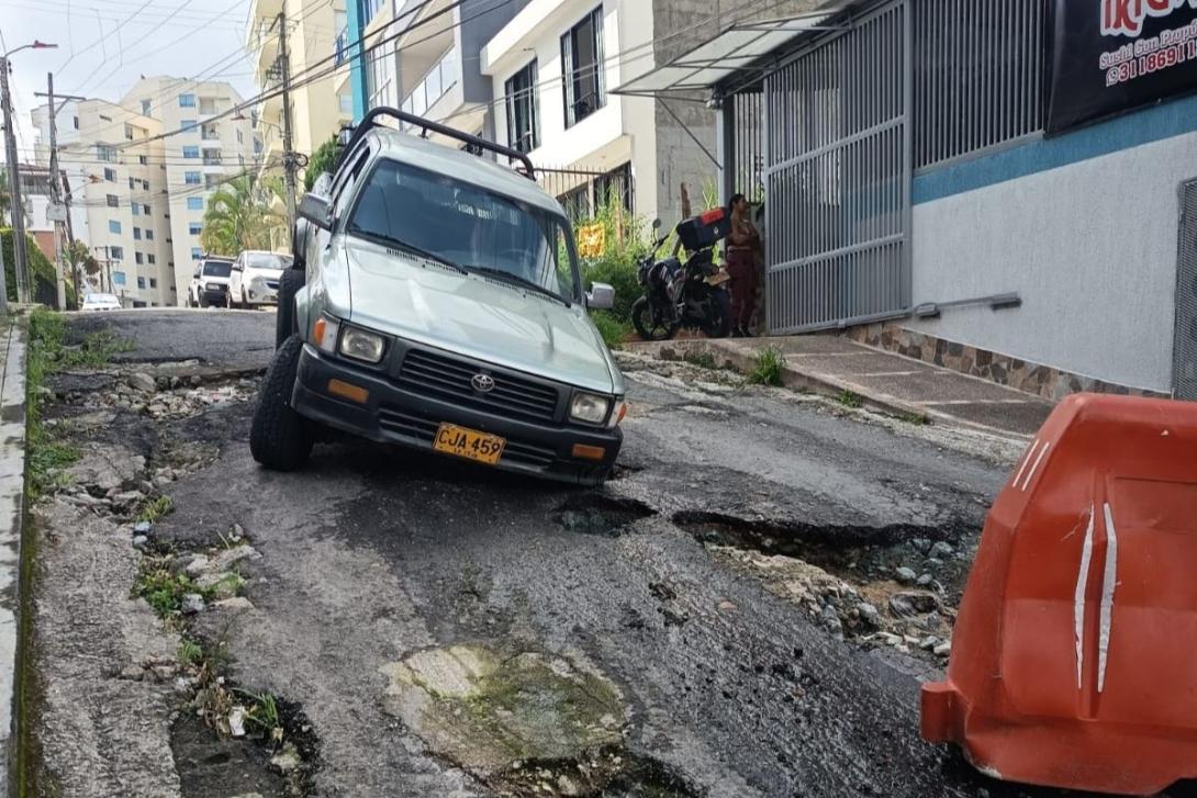 Vehículo en un hueco. 