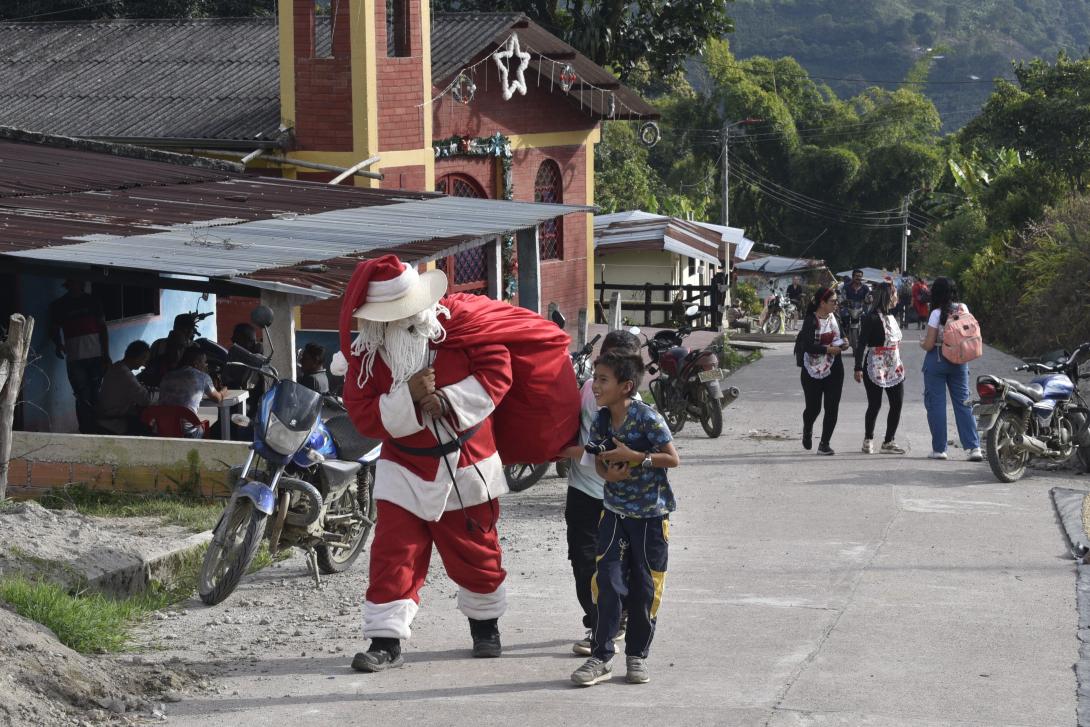 Concejal Giovanni Martínez papá noel 