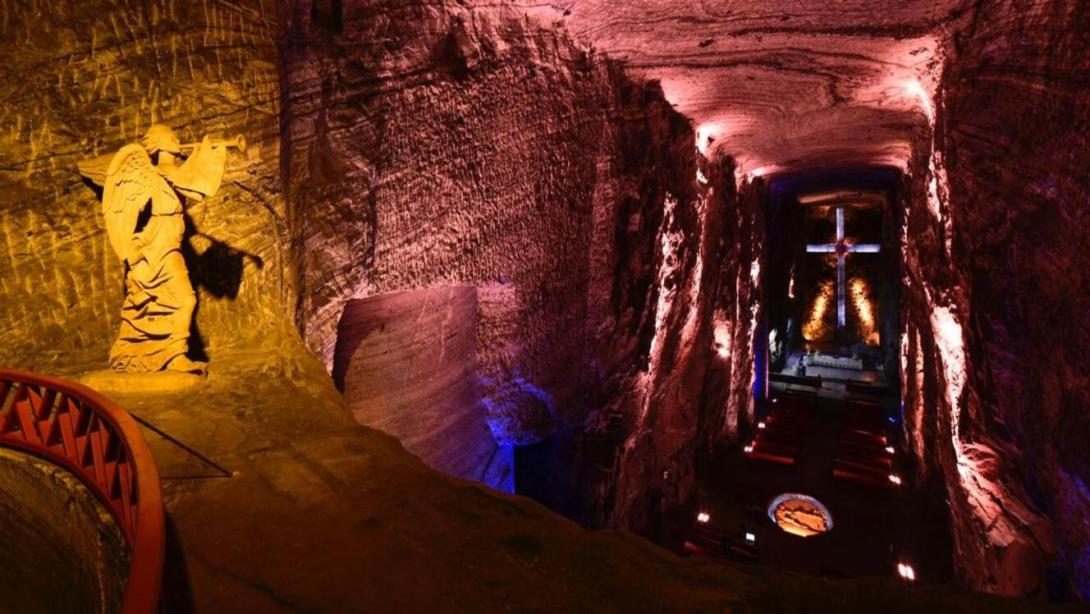 La Catedral de Sal de Zipaquirá uno de los lugares de culto católico icónicos en el Planeta