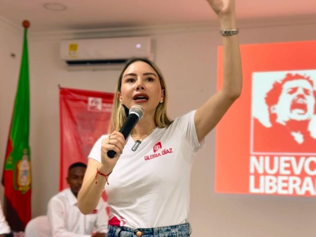 Gloria Díaz candidata al Senado. 