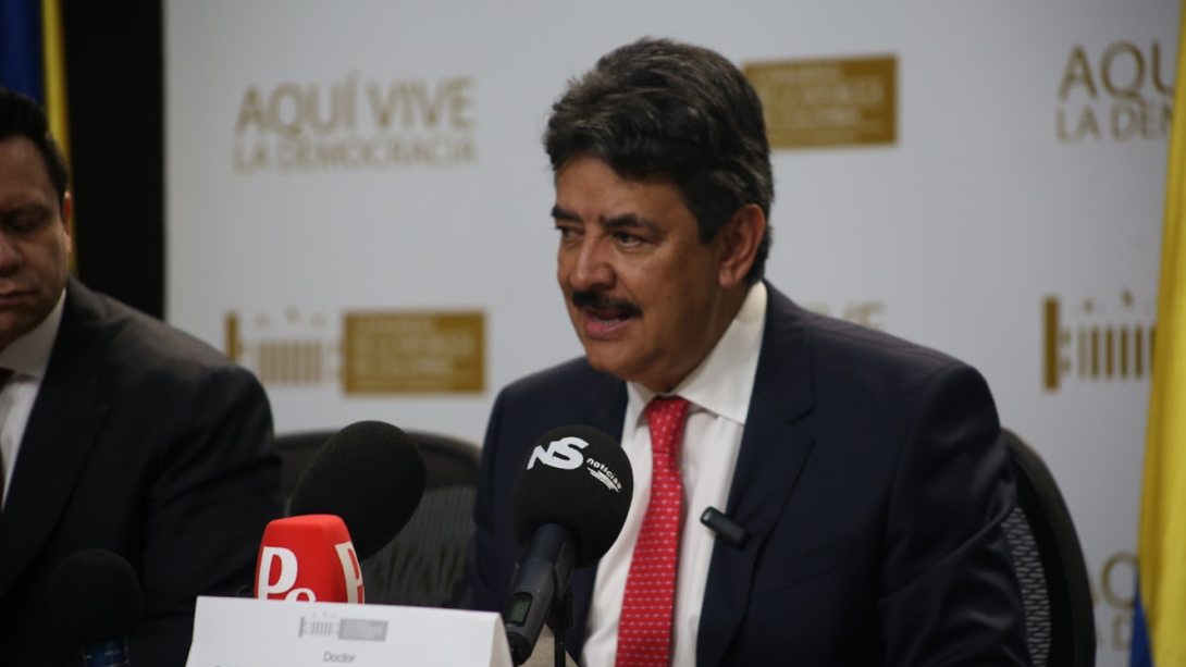 Carlos Julio González, senador.