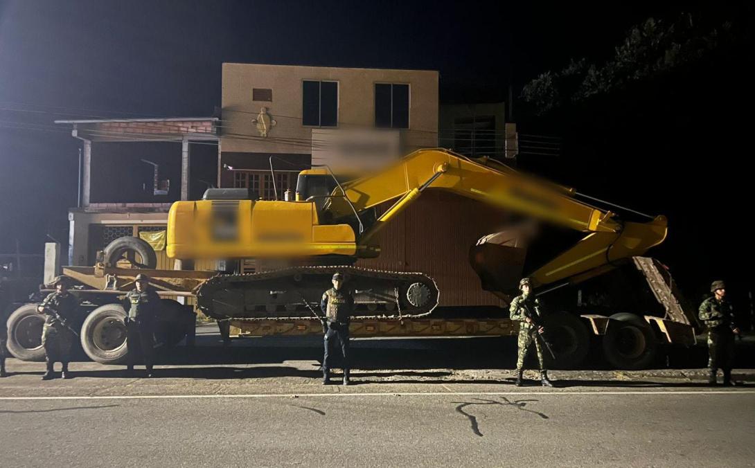 Retroexcavadora incautada