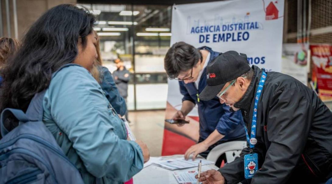 Sigue a la baja la tasa de desmpleo en Colombia.