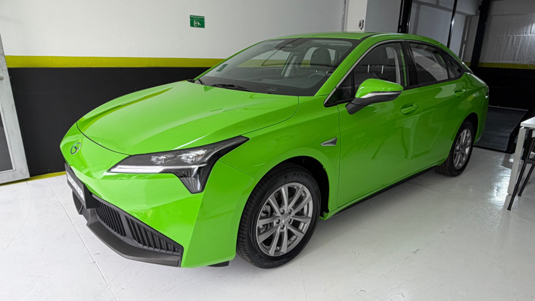 Sector cooperativo abre financión a taxis eléctricos.