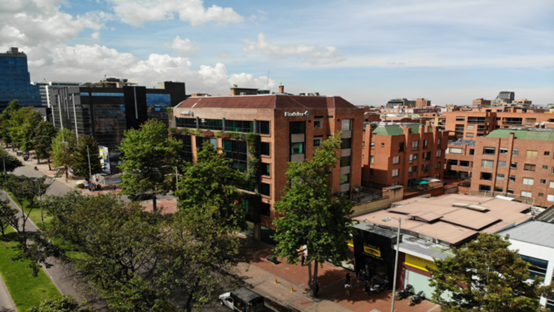 Findeter informa que tampoco tiene intermediarios y la participación de las empresas, consorcios, uniones temporales y personas naturales en los procesos de selección de contratistas para la ejecución de proyectos.