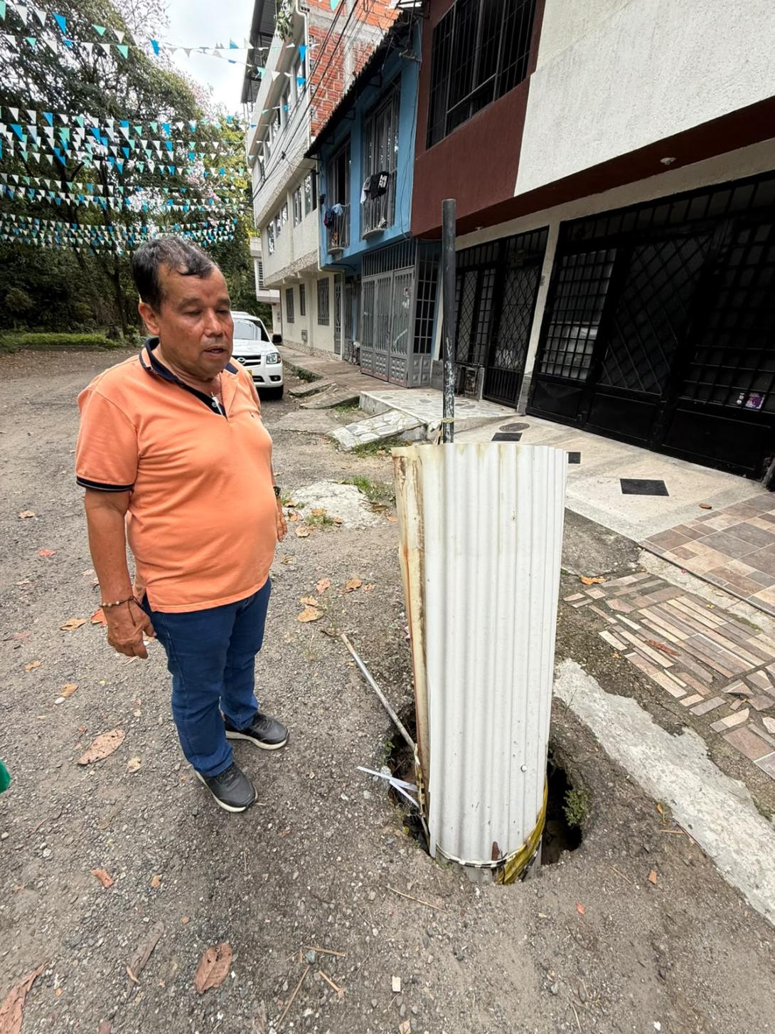 Denuncia por la falta de red de alcantarillado