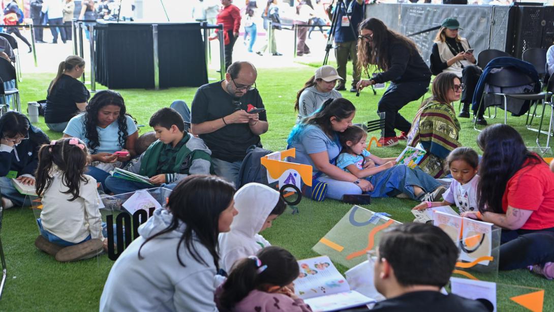 Con espacios para niños y adultosl la Feria dInternacional del Libro de Bogotá, logró record de asistencia en 2026.