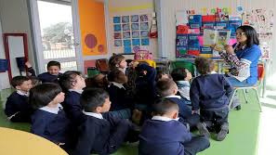 La iniciativa parte de un diagnóstico que evidencia el rezago progresivo de los recursos destinados a educación durante las últimas décadas.