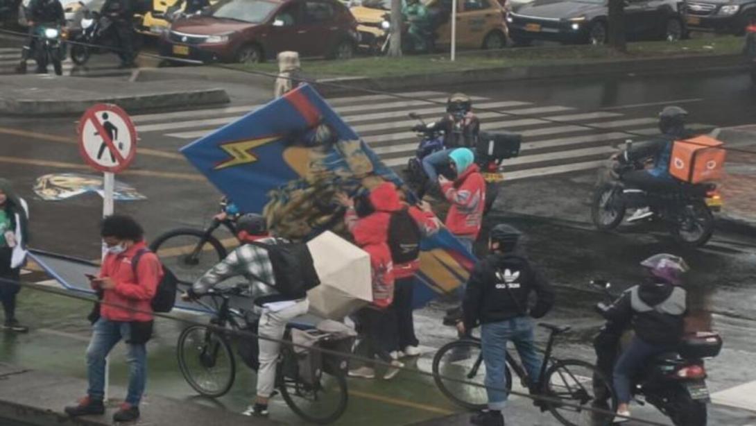 Suigen los hechos de violencvioa contra las sedes políticas de los partidos de oposición