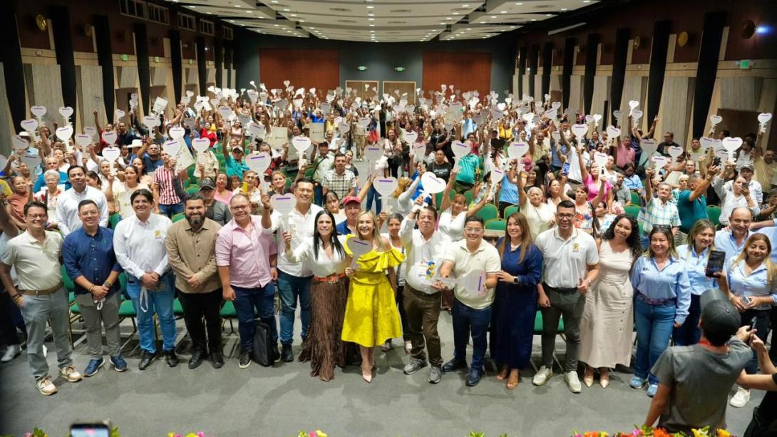 251 familias de Ibagué recibieron títulos gratuitos que las convierten en propietarias de sus viviendas