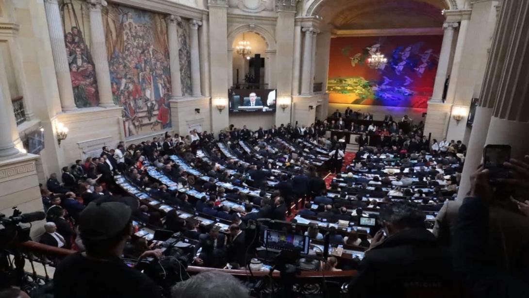 Se disciute la autorización para el trasado del Congreso a Cali para la posesión de Abelardo de la Espriella como Presidente de la República.