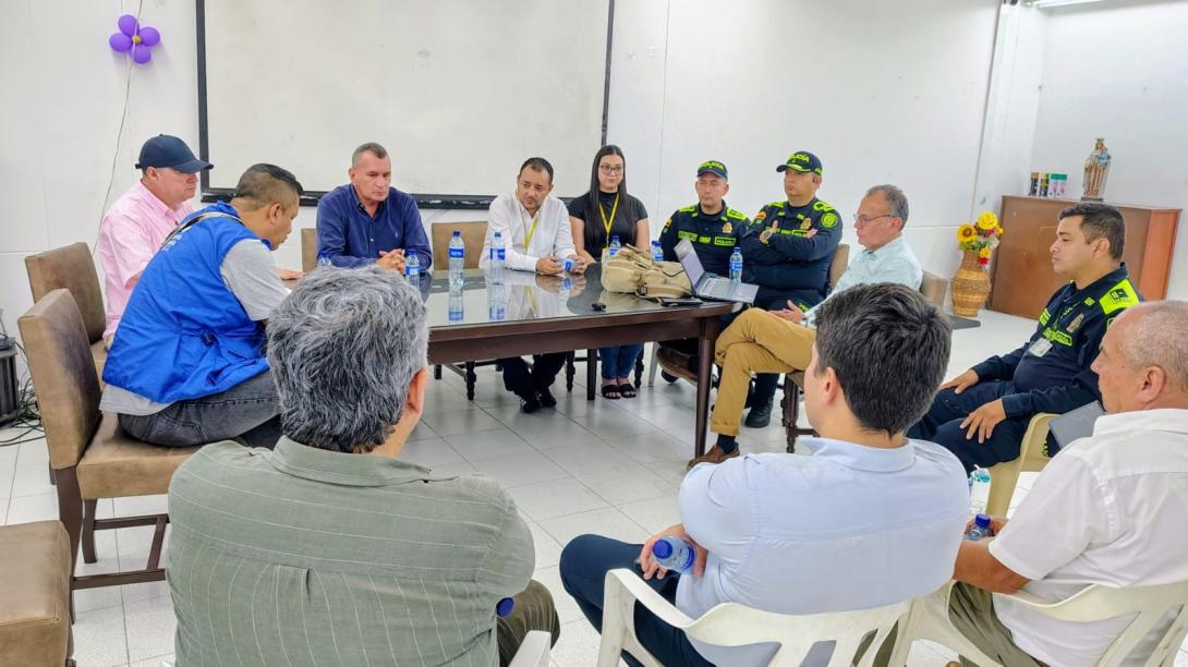 Velotax y Supertransporte instalaron mesa de diálogo para avanzar en la intervención de la cooperativa