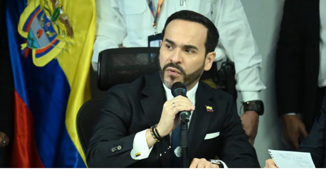 A Quindó, junto con los minstros de Salud y Defensa voaja el presidente Abelardo de la Espriella.