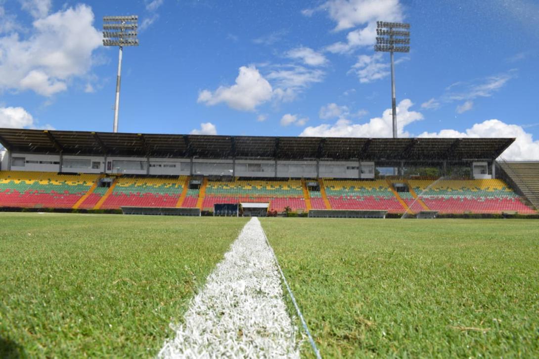 El calor pone a prueba el gramado del Murillo Toro y el IMDRI intensifica labores para conservar la cancha