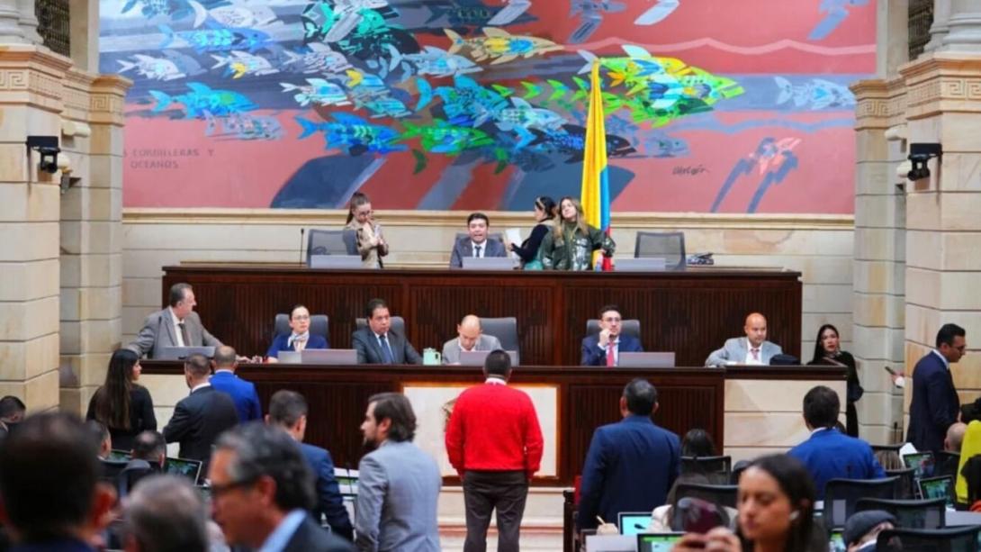 La Cámara de Representantes ratificó la necesidad de que se convierta en ley el proyecto que exonera a los cuerpos de bomberos del país del pago del impuesto de vehículos, que había sido objetada por el gobierno anterior en julio de este año.