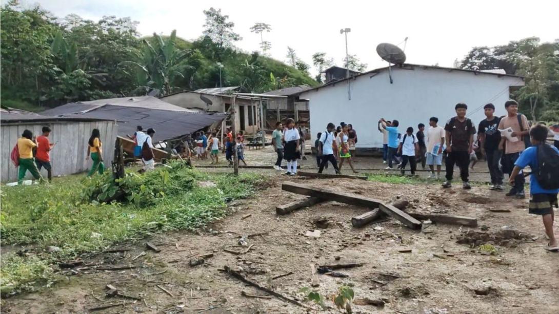 Pesea a que hay cientos de escuelas destruidas el gobierno garantiza la educación de los jóvenes en la zona afectada por el terremoto