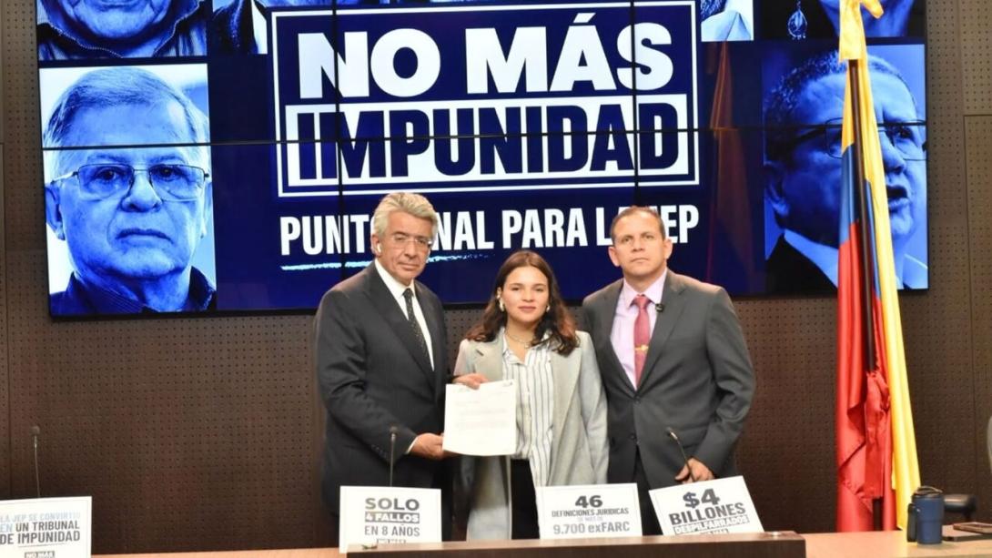 Enrique Gómez, carlol Borda y Germán Rodríguez, parlamentarios de Salvación Nacional.