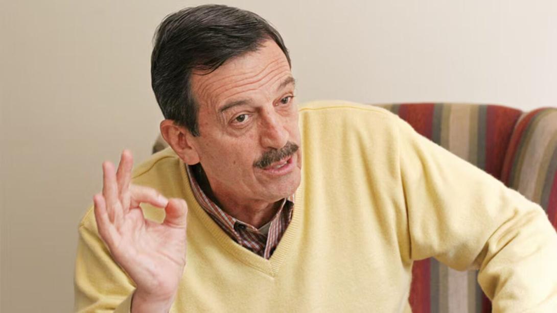 Luis Alfonsoi Plazas Vega, Coronel retirado del Ejército Nacional.