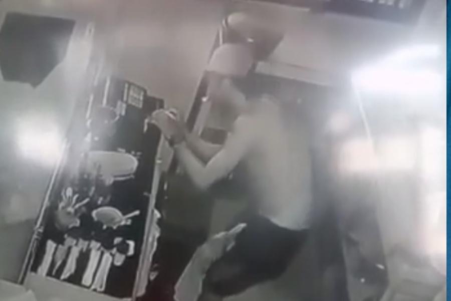 Delincuente se metió a un restaurante y su acción quedó en video